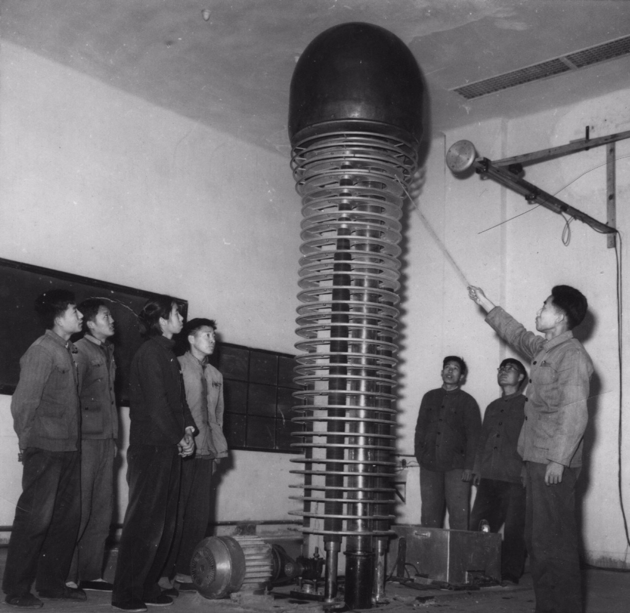 中国第一台质子静电加速器